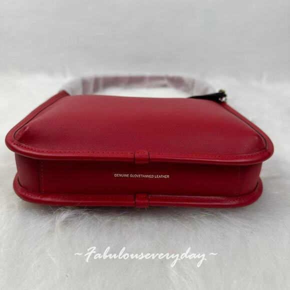 Coach Curve Zip Shoulder Bag Glovetanned Leather CAF11...